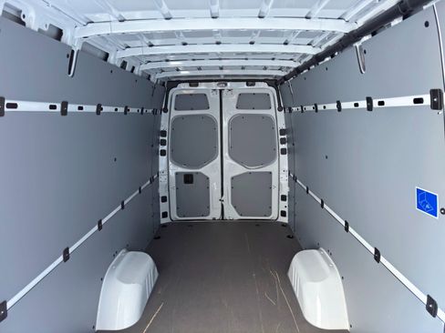 Used 2024 Mercedes-Benz Sprinter 3500 image 30