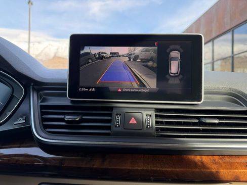 Used 2018 Audi Q5 2.0T Premium Plus w/ Premium Plus Package image 17