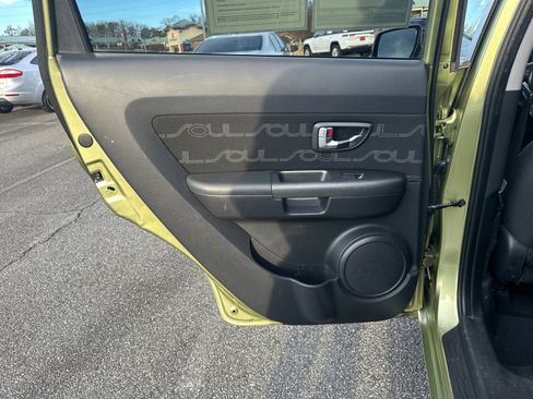Used 2013 Kia Soul + w/ Audio Pkg image 21