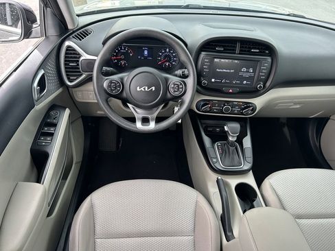 Used 2022 Kia Soul LX FWD image 25