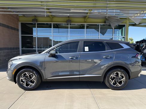 Used 2024 Kia Sportage LX image 7