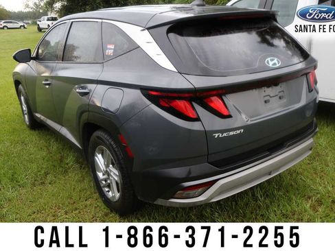 Used 2025 Hyundai Tucson SE FWD image 2