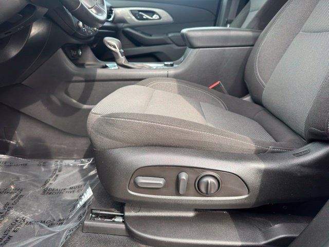 Used 2023 Chevrolet Traverse LT AWD/4WD image 5