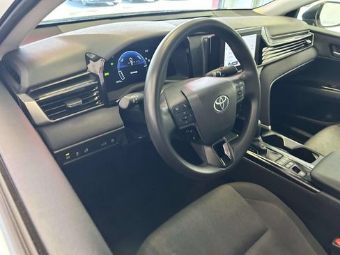 Used 2025 Toyota Camry LE FWD image 12