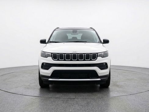 Used 2025 Jeep Compass Limited image 2