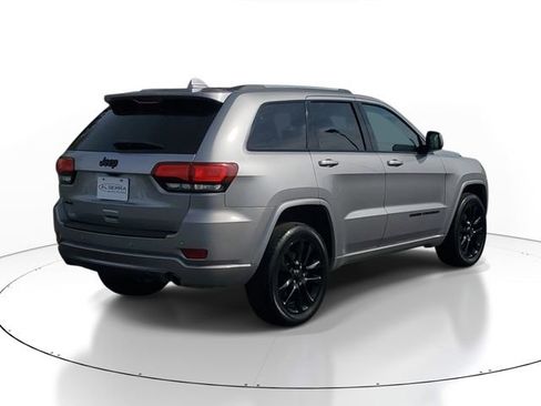 Used 2021 Jeep Grand Cherokee Altitude AWD/4WD image 4