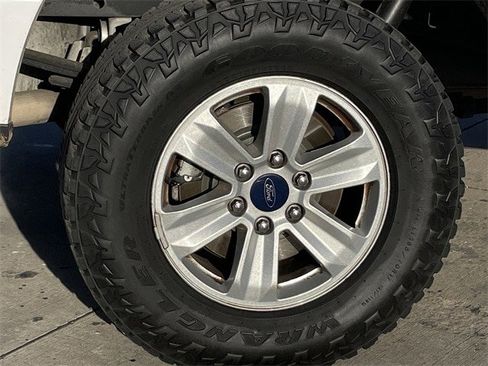 Used 2018 Ford F150 XLT w/ Equipment Group 301A Mid image 9