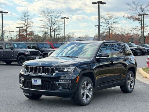 New 2025 Jeep Grand Cherokee Limited image 3