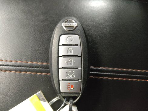 Used 2022 Nissan Sentra SR FWD image 32