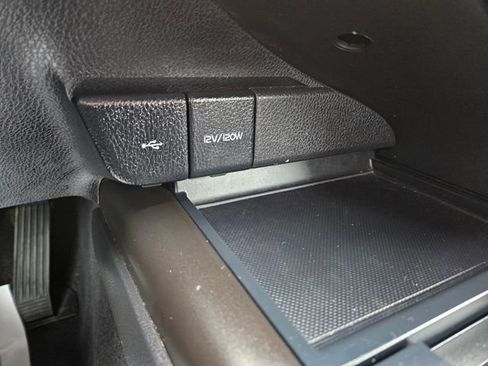 Used 2022 Toyota Camry SE FWD image 31