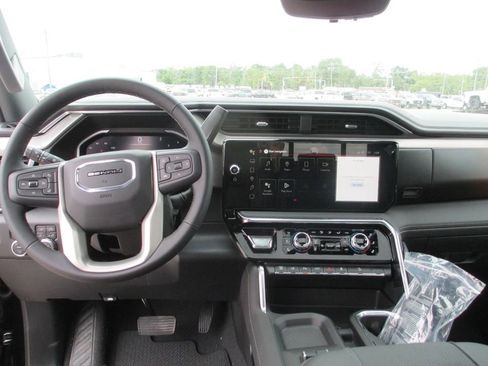 New 2026 GMC Sierra 2500 Denali w/ Denali Reserve Package AWD/4WD image 16