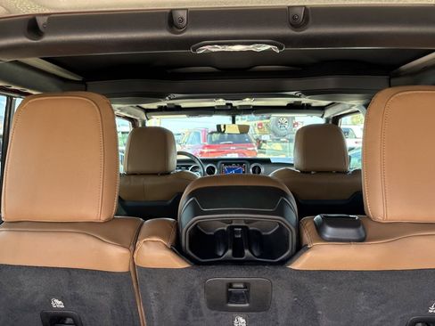 Used 2021 Jeep Wrangler Unlimited Rubicon AWD/4WD image 46
