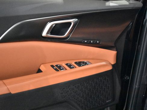 Used 2025 Kia Carnival SX Prestige image 14