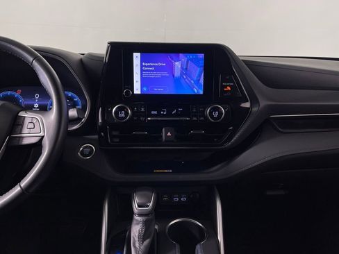 Certified 2025 Toyota Highlander XSE image 15