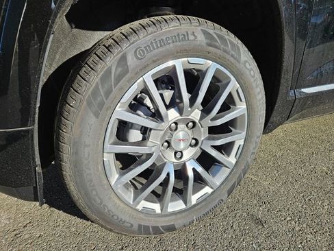 New 2026 GMC Terrain Denali w/ LPO, Black Badging Package image 9