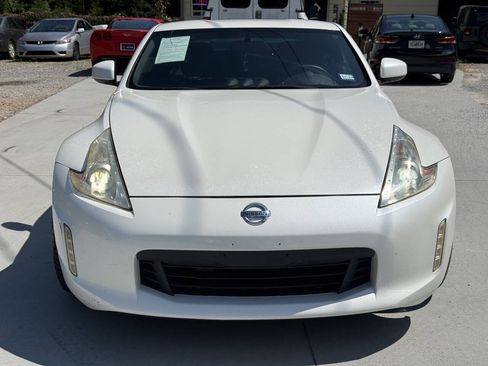 Used 2014 Nissan 370Z Coupe w/ Sport Package RWD image 2