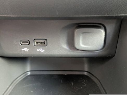 Used 2024 Buick Envista Sport Touring image 20