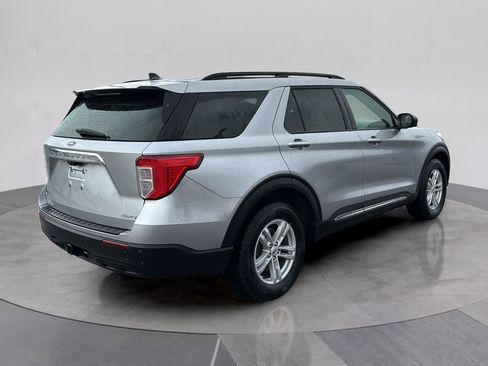 Certified 2022 Ford Explorer XLT w/ Class IV Trailer Tow Package image 6