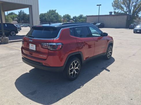 Used 2025 Jeep Compass Limited AWD/4WD image 7