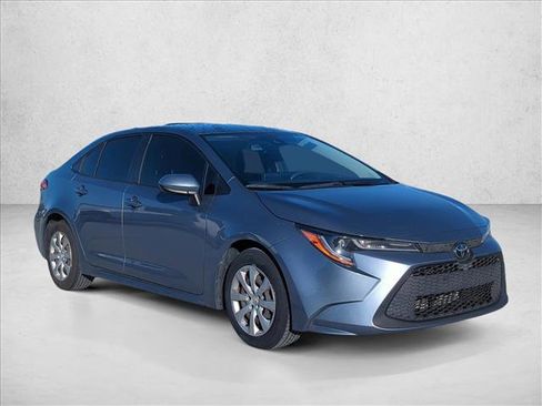 Certified 2022 Toyota Corolla LE image 3