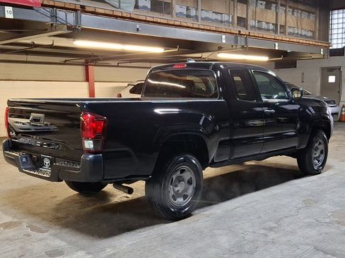 Used 2019 Toyota Tacoma SR image 7