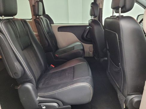 Used 2019 Dodge Grand Caravan SXT image 19