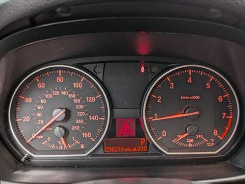 Used 2013 BMW 135i Convertible image 19