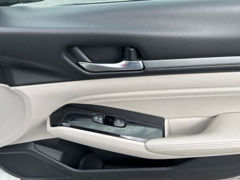 Used 2020 Nissan Altima 2.0 Platinum image 12