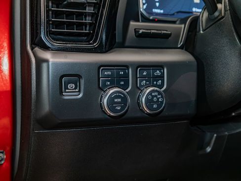Used 2025 GMC Sierra 2500 AT4X AWD/4WD image 20