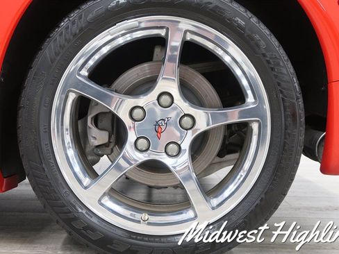 Used 2002 Chevrolet Corvette Coupe w/ Preferred Equipment Group2 RWD image 18