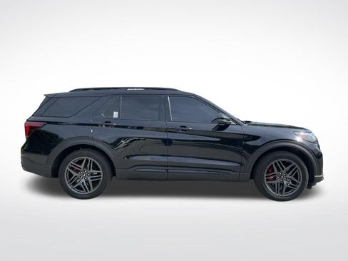 Used 2025 Ford Explorer ST RWD image 4
