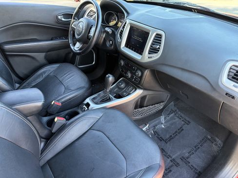 Used 2021 Jeep Compass Latitude AWD/4WD image 11