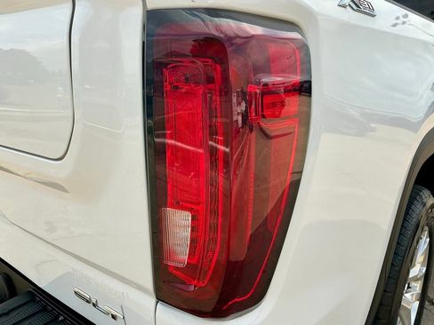 Used 2020 GMC Sierra 1500 SLT AWD/4WD image 16