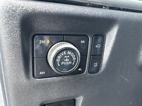Used 2025 Ford Expedition Tremor AWD/4WD image 13