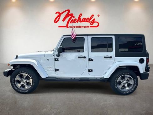 Used 2017 Jeep Wrangler Unlimited Sahara w/ Dual Top Group AWD/4WD image 4
