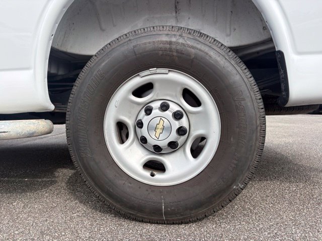 Used 2025 Chevrolet Express 2500 w/ Driver Convenience Package RWD image 18