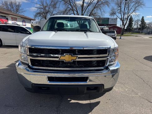 Used 2011 Chevrolet Silverado 2500 W/T AWD/4WD image 3