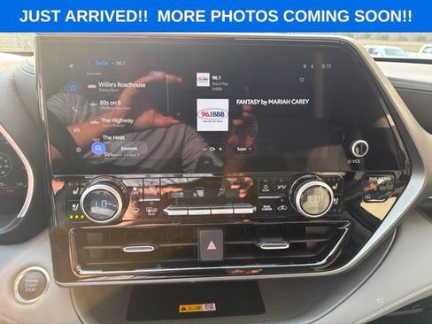 Used 2025 Toyota Highlander Limited FWD image 15