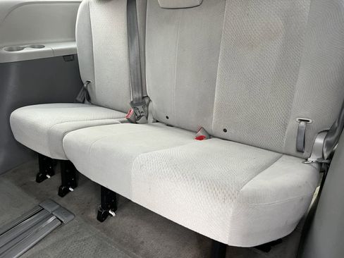 Used 2012 Toyota Sienna LE image 15