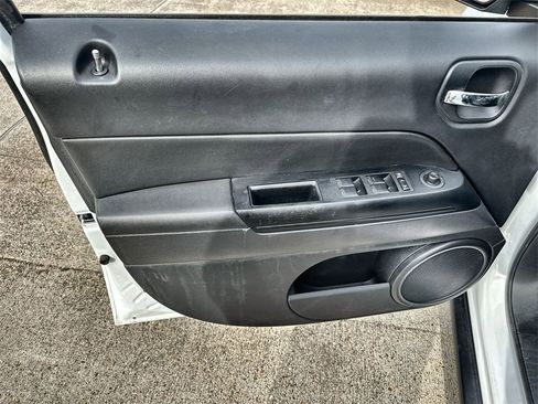 Used 2016 Jeep Patriot Sport w/ Power Value Group image 21