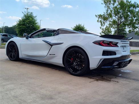 Used 2024 Chevrolet Corvette Z06 RWD image 5
