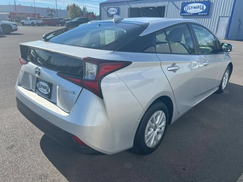 Used 2021 Toyota Prius LE FWD image 13