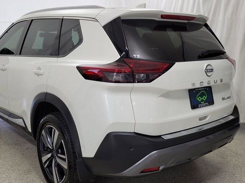 Used 2023 Nissan Rogue SL w/ SL Premium Package image 6