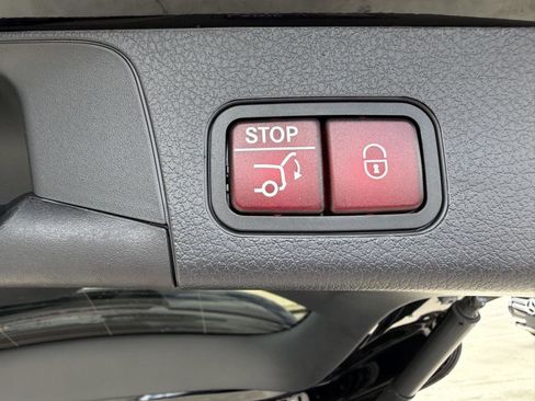 Used 2026 Mercedes-Benz GLB 250 image 24