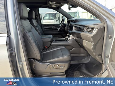 Used 2023 GMC Yukon XL Denali w/ Denali Reserve Package image 20