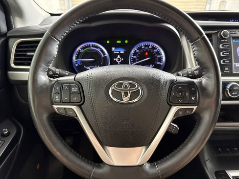 Used 2019 Toyota Highlander Limited Platinum AWD/4WD image 14
