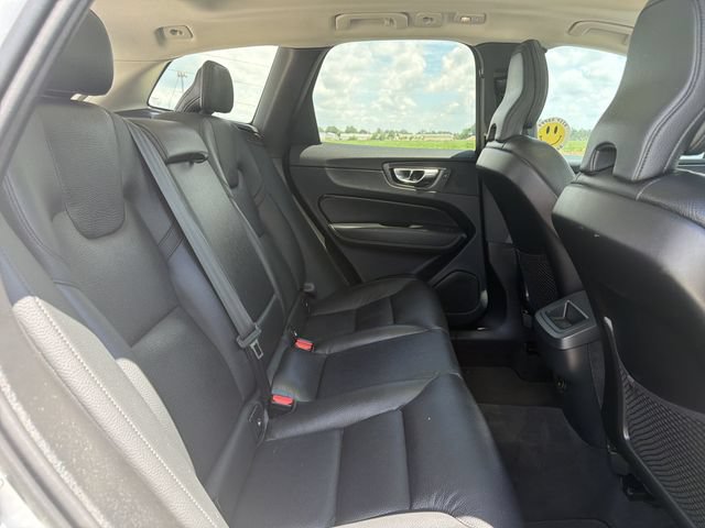 Used 2024 Volvo XC60 B5 Plus AWD/4WD image 4