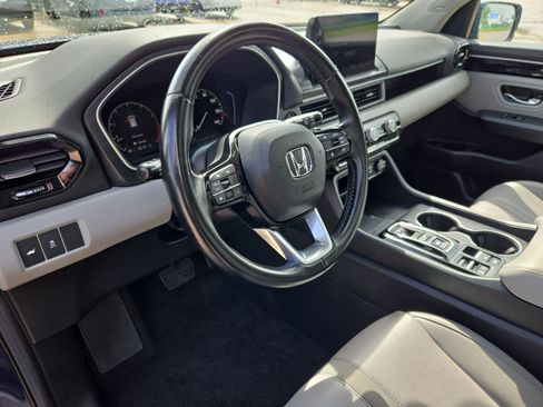 Used 2024 Honda Pilot Touring image 12