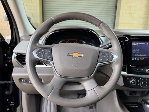 Used 2020 Chevrolet Traverse Premier FWD image 15