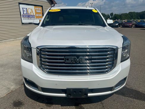 Used 2017 GMC Yukon XL SLT w/ Premium Edition AWD/4WD image 2